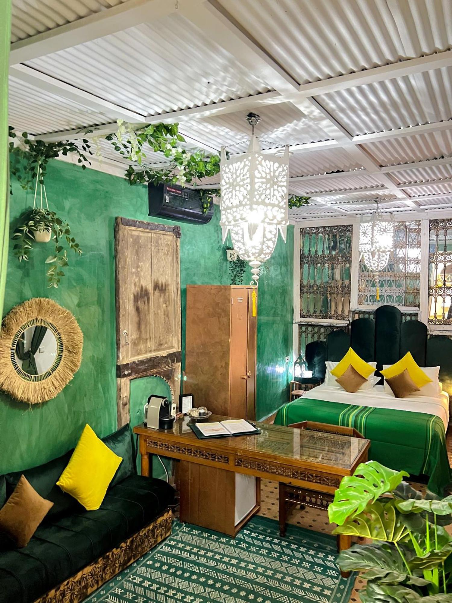 The Repose Hotel Salé Екстериор снимка